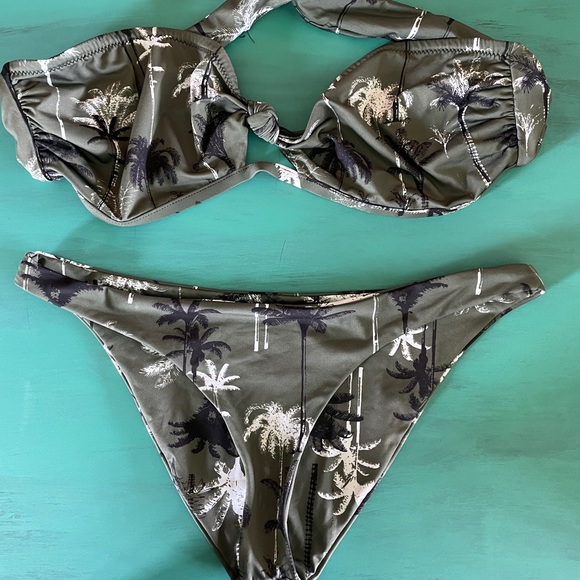 Beverly Beach 3 pcs olive green bikini with Hawaiian design. Size L - Picture 6 of 8